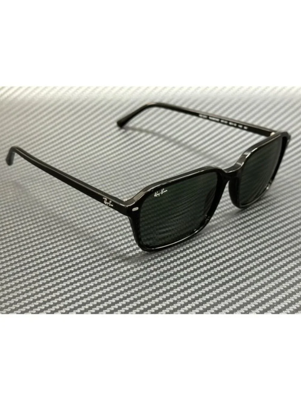 Ray-Ban new tags